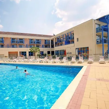 Odalys Du Port Holiday park 3*